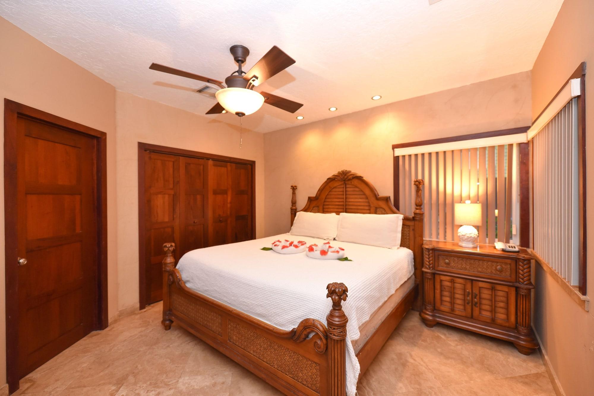 Infinity Bay Spa & Beach Resort West Bay Extérieur photo