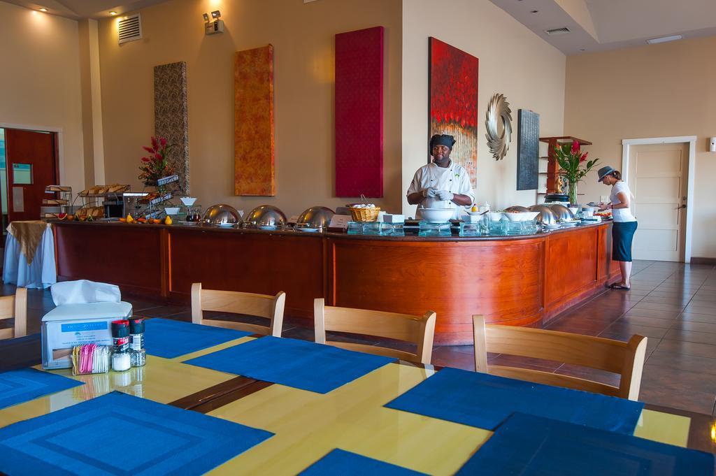 Infinity Bay Spa & Beach Resort West Bay Extérieur photo